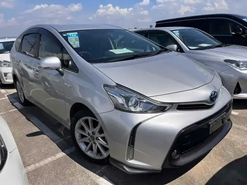 TOYOTA PRIUS ALPHA S TOURINGSELECTION Image 1