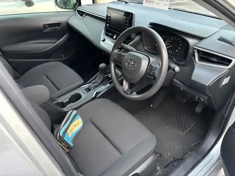 TOYOTA COROLLA TOURING HYBRID G-X Image 12