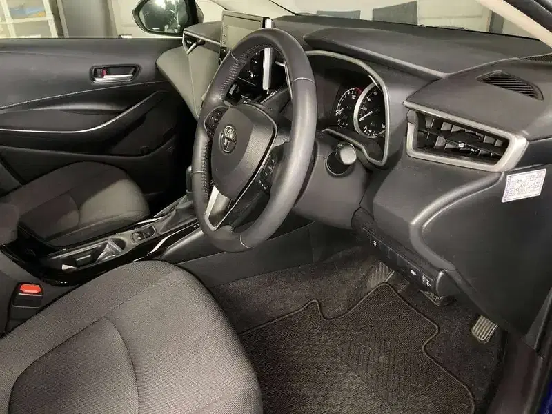 TOYOTA COROLLA TUOURING HYBRID S Image 5