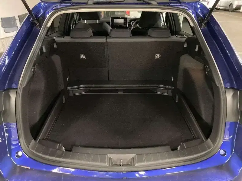 TOYOTA COROLLA TUOURING HYBRID S Image 10