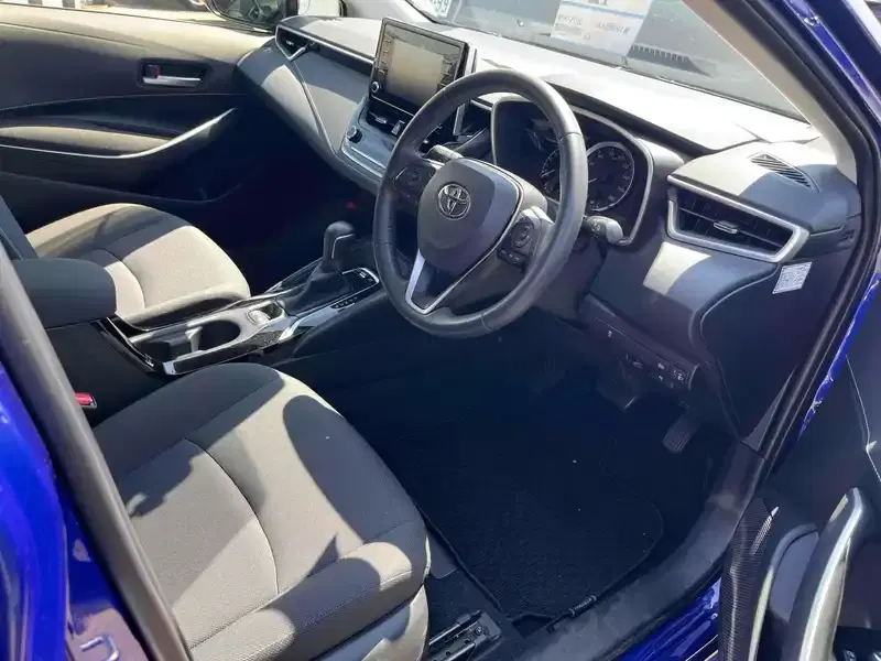 TOYOTA COROLLA TUOURING HYBRID S Image 11