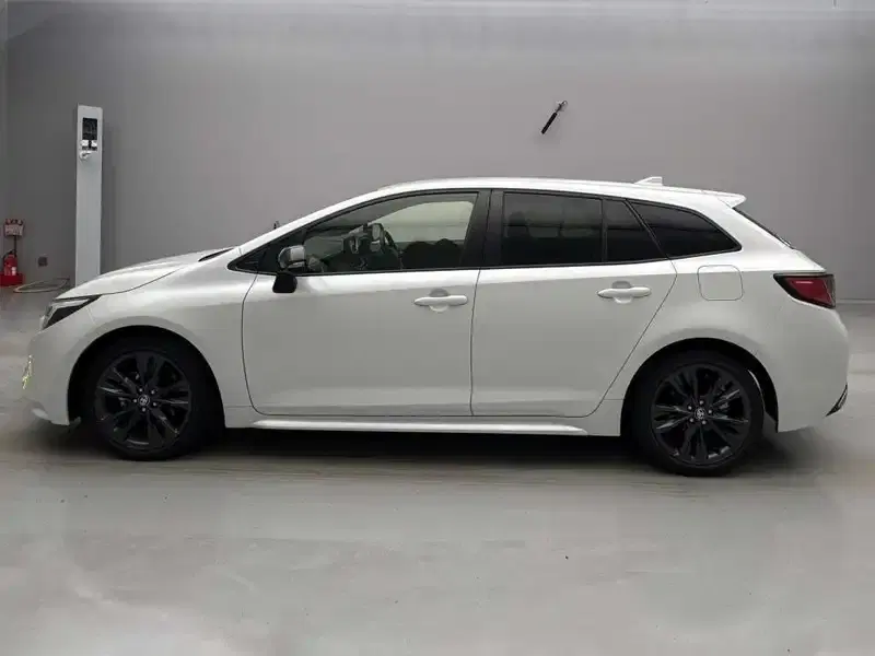 TOYOTA COROLLA TOURING HYBRID W×B Image 4