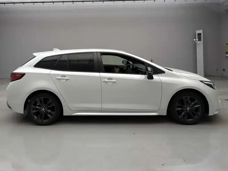 TOYOTA COROLLA TOURING HYBRID W×B Image 9