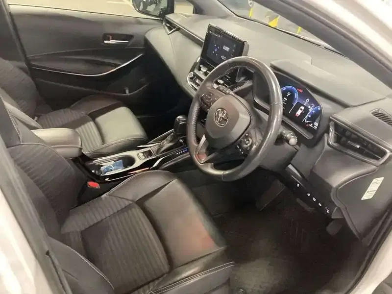 TOYOTA COROLLA TOURING HYBRID W×B Image 3