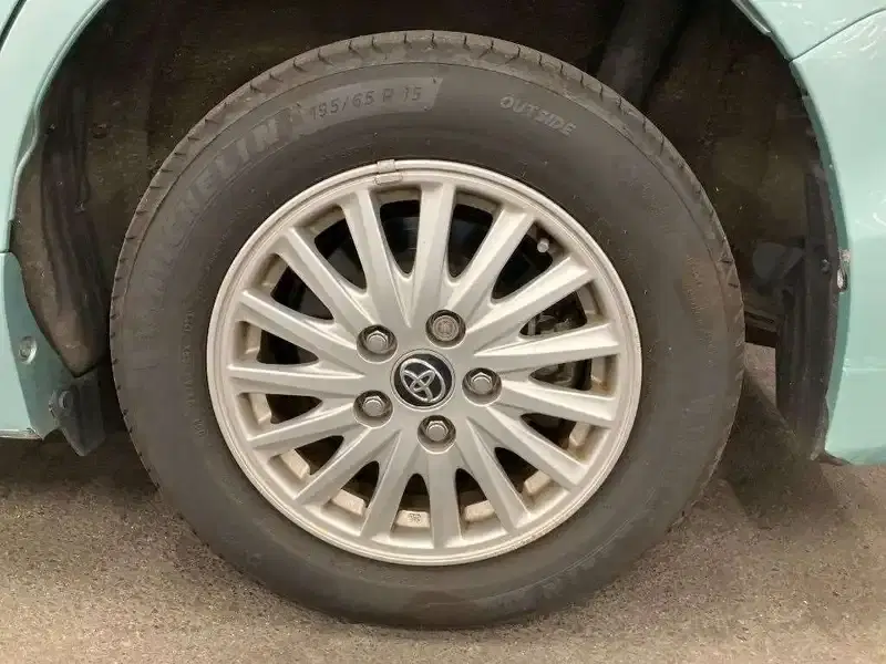 TOYOTA VOXY HYBRID V Image 8
