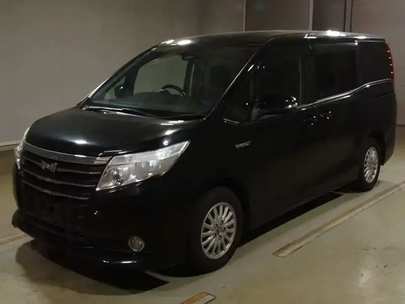 2016 Toyota Noah Hybrid