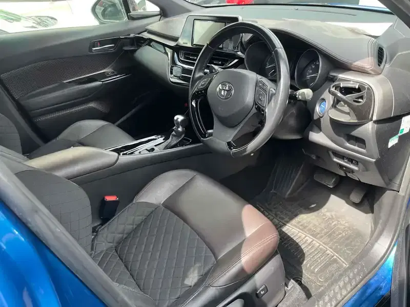 TOYOTA C-HR G Image 5