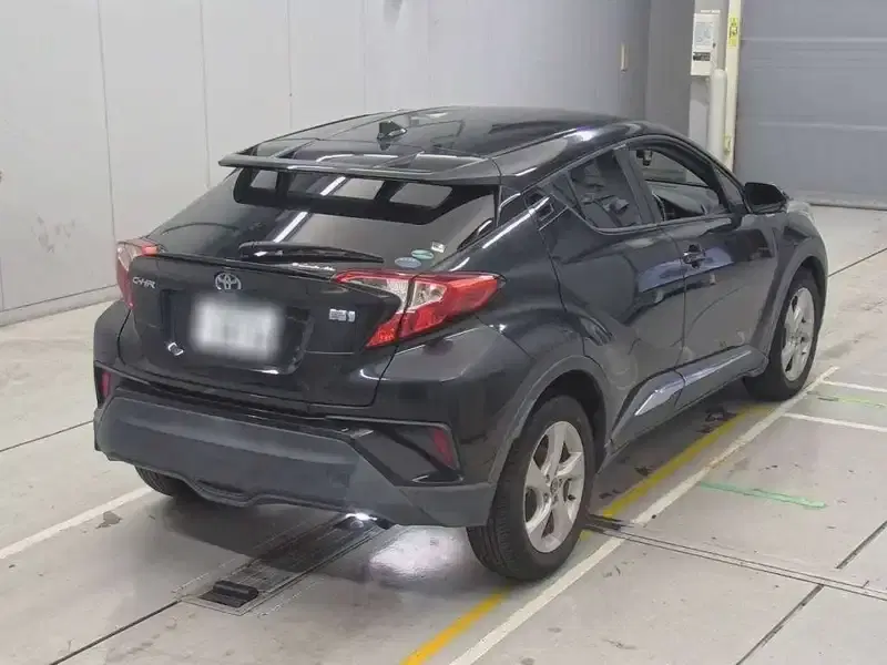 TOYOTA C-HR S Image 4
