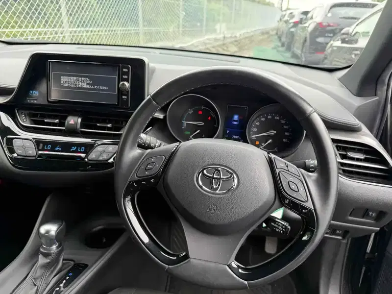 TOYOTA C-HR S Image 7